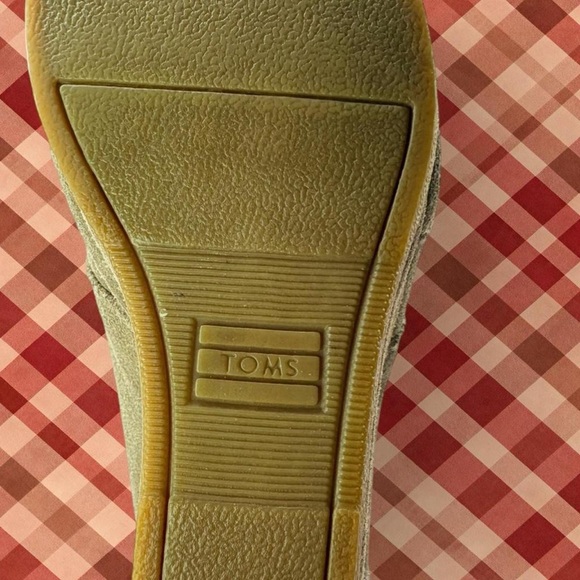TOMS Desert Wedge Booties | Taupe Suede | Size 8 - Picture 6 of 7